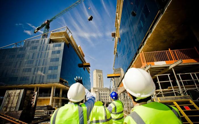 Proyectos de Obras Civiles y Mantenimiento Industrial: Infraestructura Sólida para el Crecimiento